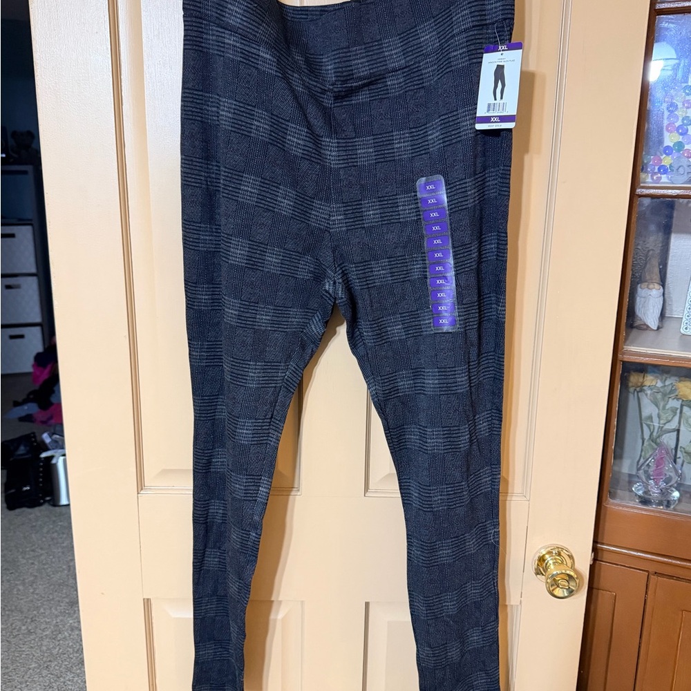 Tahari Black Plaid Leggings‎